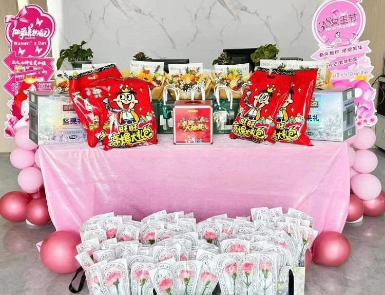求精新材料祝各位女神笑靨如花，一生不減芳華！